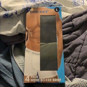 Isotoner 4 pack of boxer briefs. NiB. Sz L.